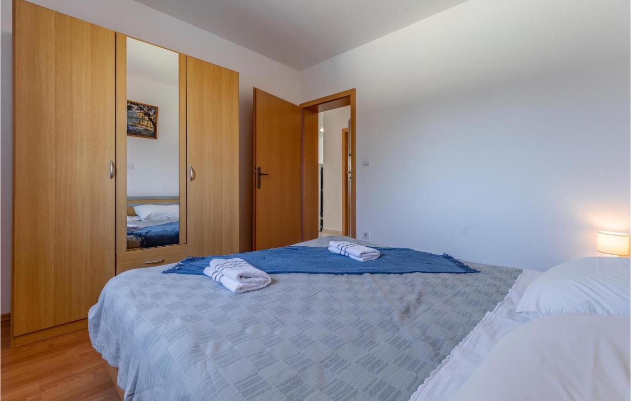 Lovely Apartment In Medulin With Kitchen Eksteriør billede