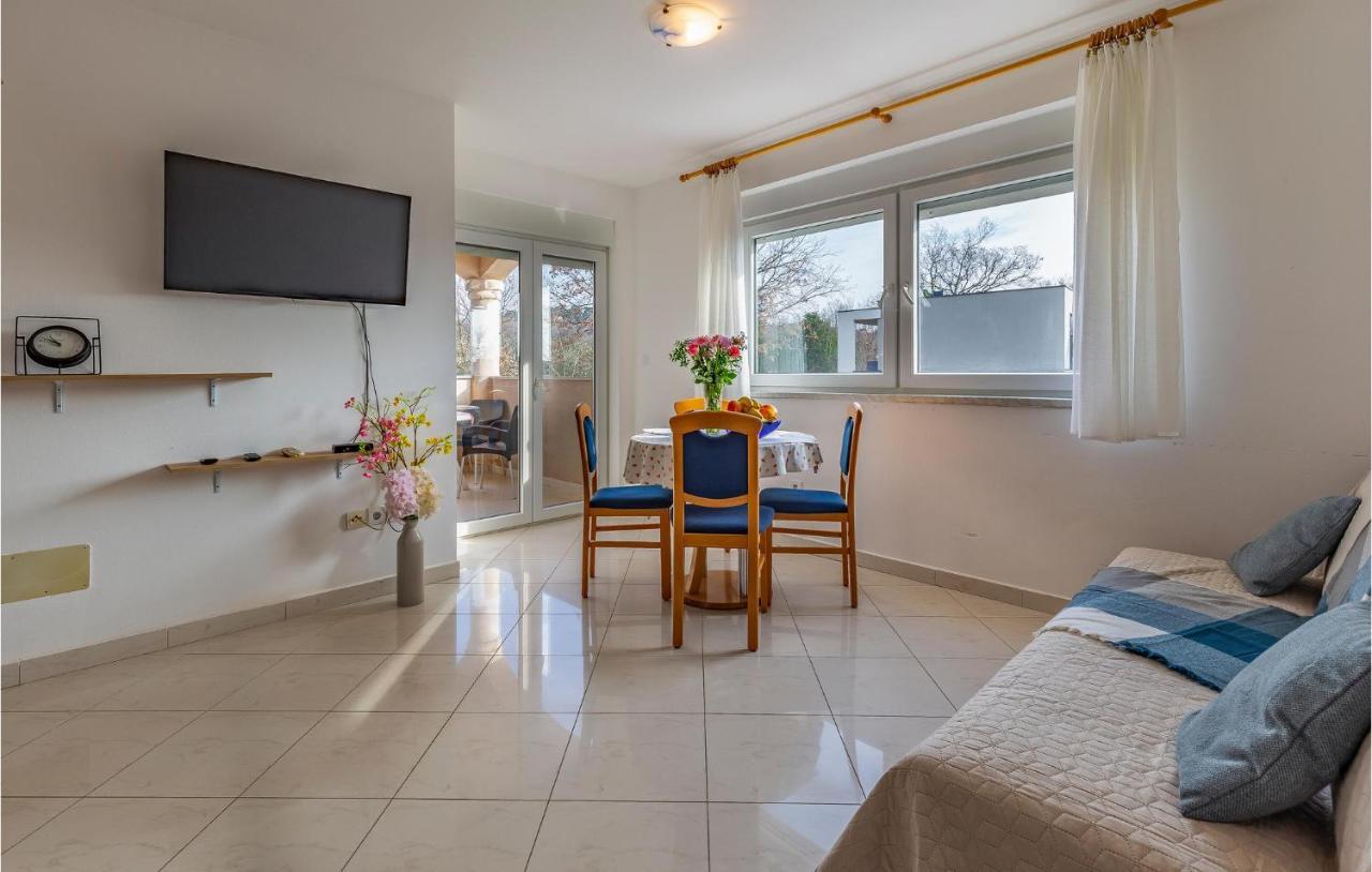 Lovely Apartment In Medulin With Kitchen Eksteriør billede